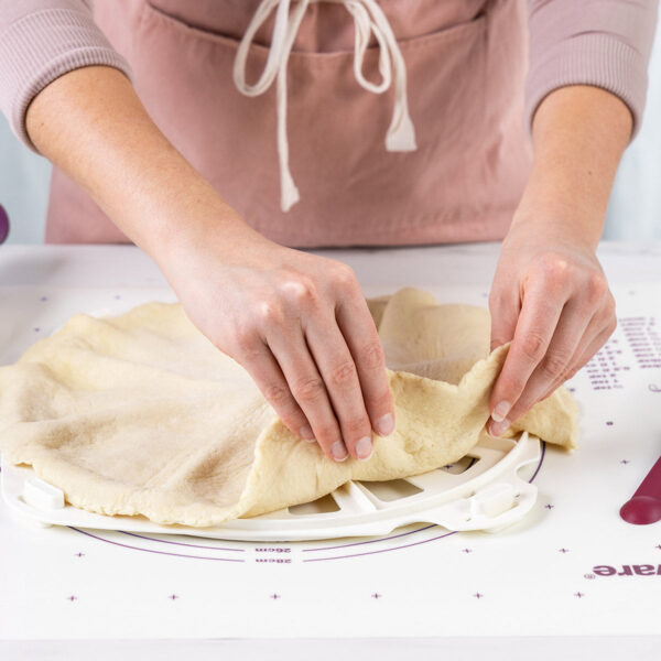 Tupperware® Pastry Sheet | Non-Slip Mat With Measuring Guides