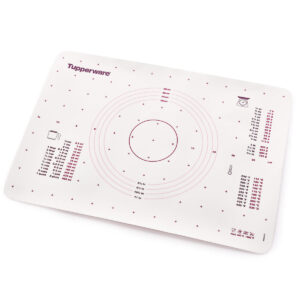 10155655000.jpg Tupperware® Pastry Sheet | Non-Slip Mat With Measuring Guides