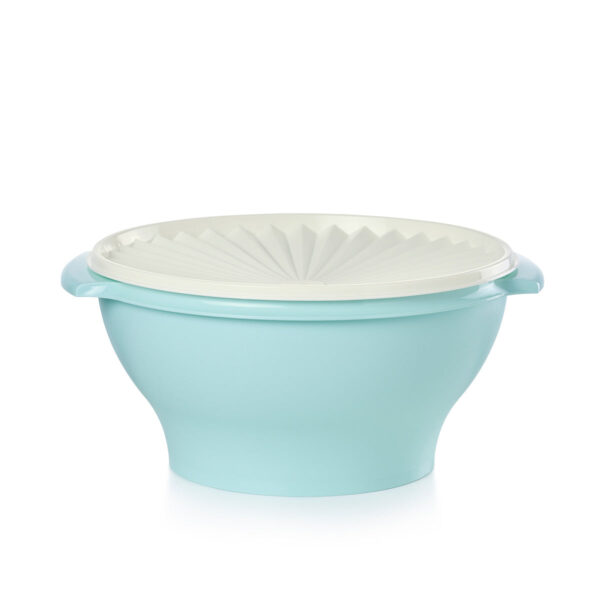 10182417000.jpg Vintage Servalier® Bowl | 17¼-cup / 4.1L